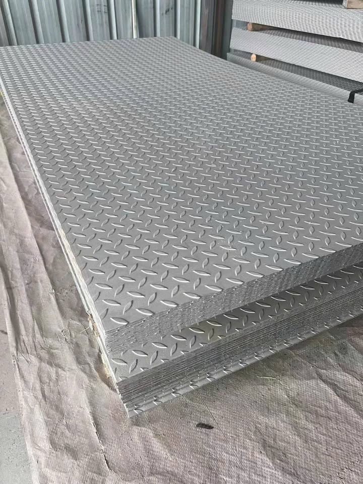 Mua Tấm Inox Chống Trượt Ở Đâu Uy Tín, Giá Rẻ?
