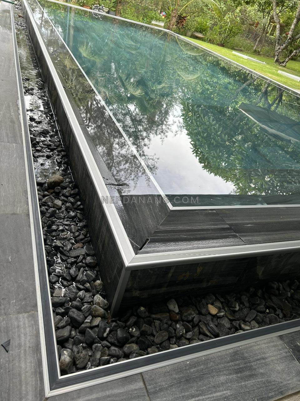 Sàn Inox Chống Trượt Khu Hồ Bơi - Lựa Chọn An Toàn Lâu Dài